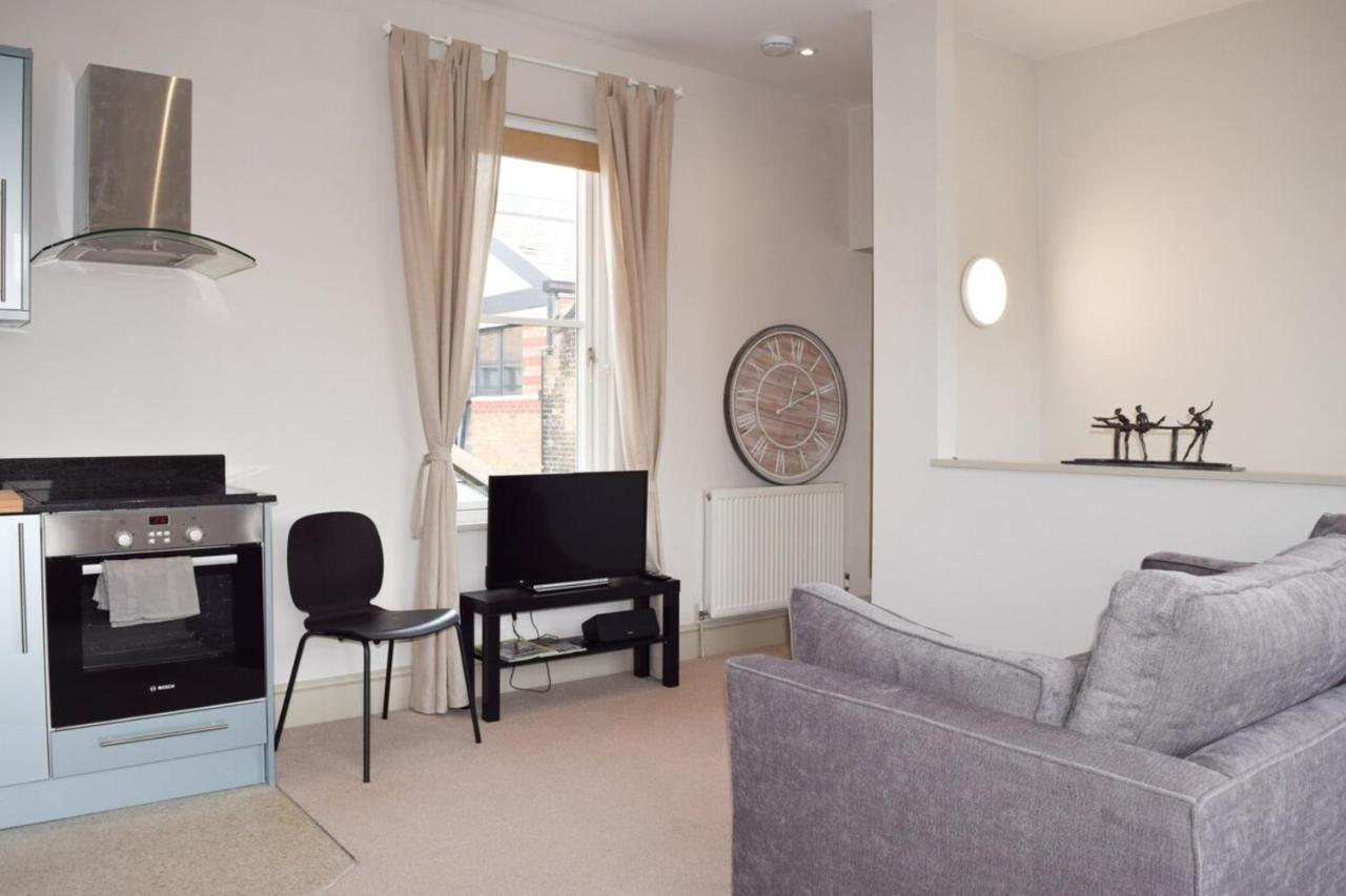 Stylish Light-Filled 1 Bedroom Flat In Hammersmith London Exterior foto